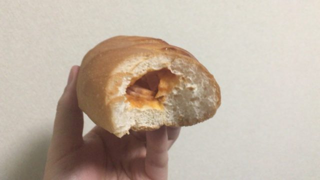 山崎製パン包み焼きピザパンの中身